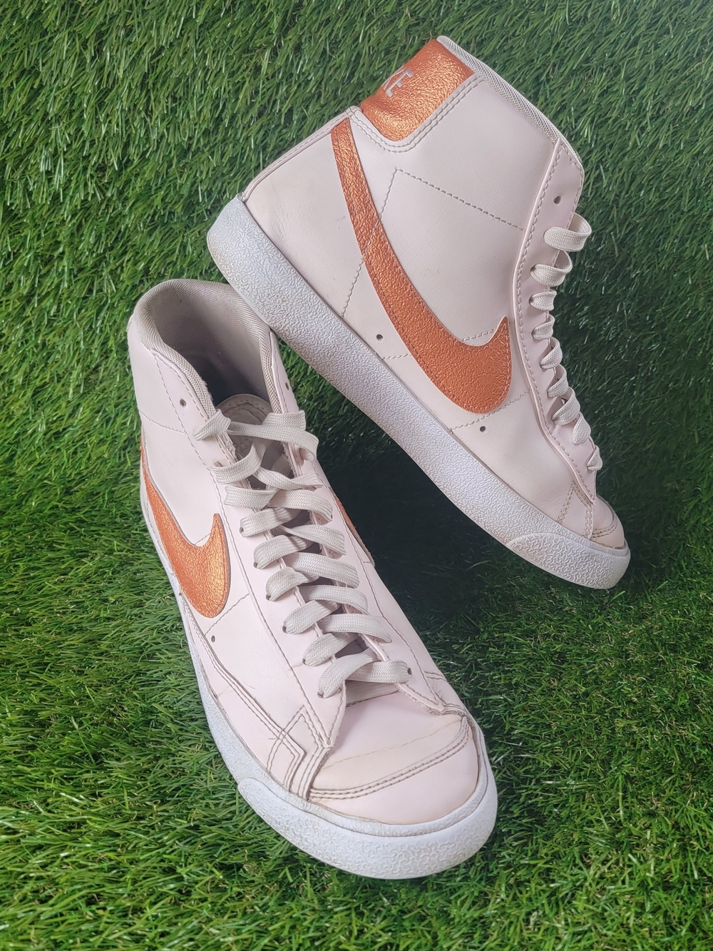 8.5 Nike Women’s Blazer Mid Vintage SE Pink with Metallic Orange Swoosh